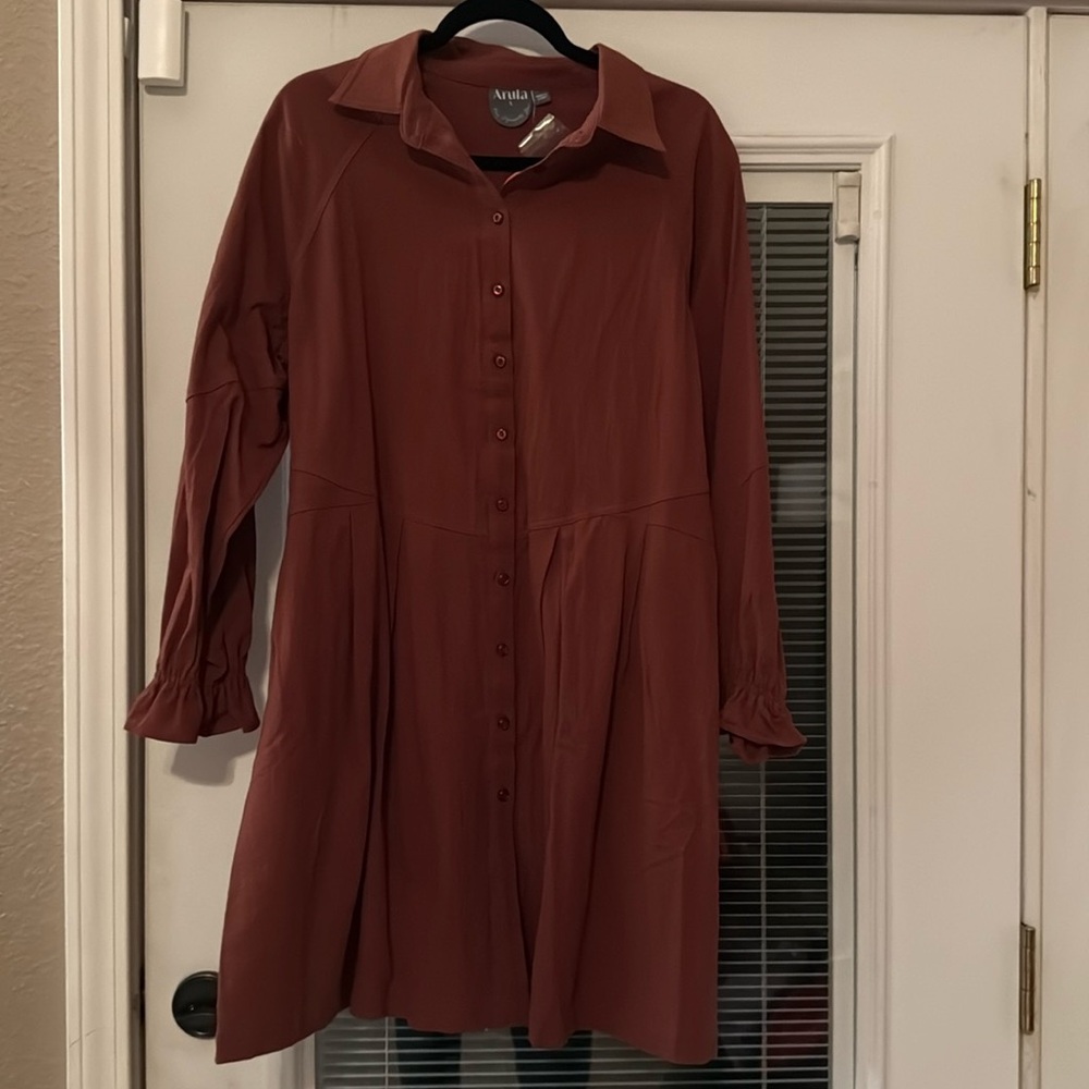 Arula Brown Dress
Size XL
Rust Color